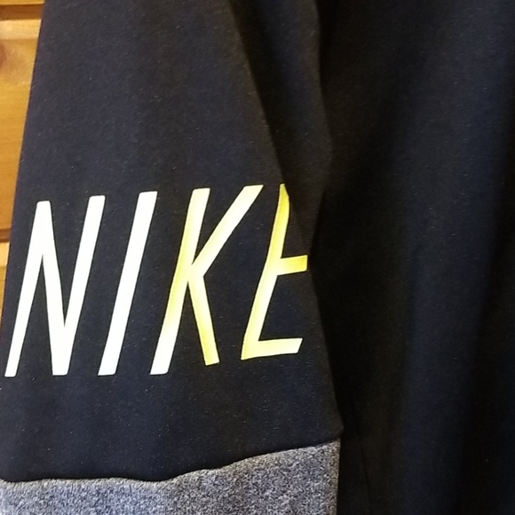 Nike Sweatshirt - Picture 4 of 6